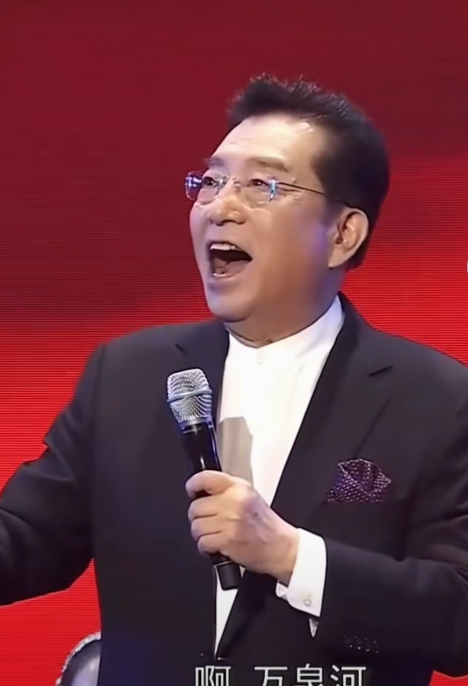 KAIYUN-包含大比分获胜引发热议！，科维托娃在RNG比赛中重返赛场观众掌声雷动的词条