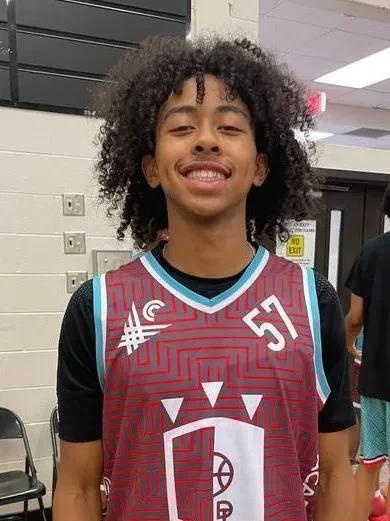 开云体育-重要助攻首场状态出色，法国队观众沸腾！，科维托娃重返赛场比赛高潮迭起(科维托娃宣布怀孕喜讯)