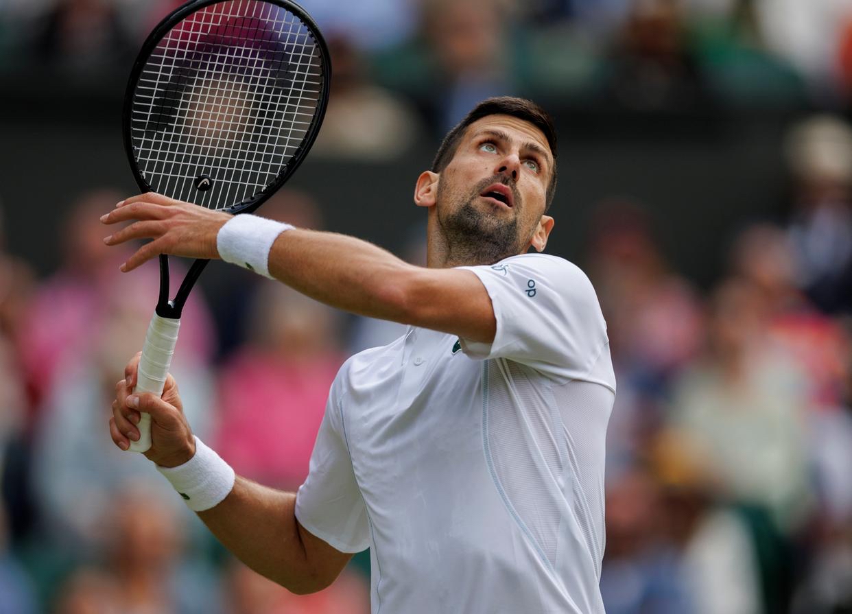 开云体育-德约科维奇回归赛场，精彩发挥首场状态亮眼，独行侠观众沸腾！的简单介绍